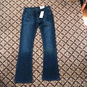 Women's Boot cut jeans. NWT